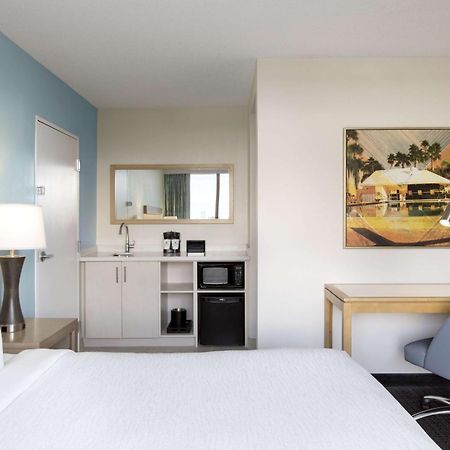 Embassy Suites By Hilton Tampa Airport Westshore Exterior foto