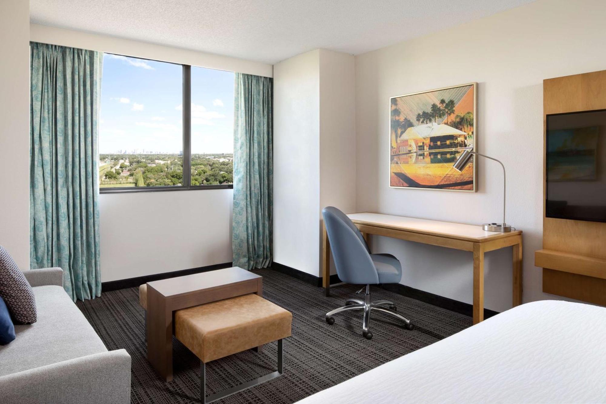 Embassy Suites By Hilton Tampa Airport Westshore Exterior foto