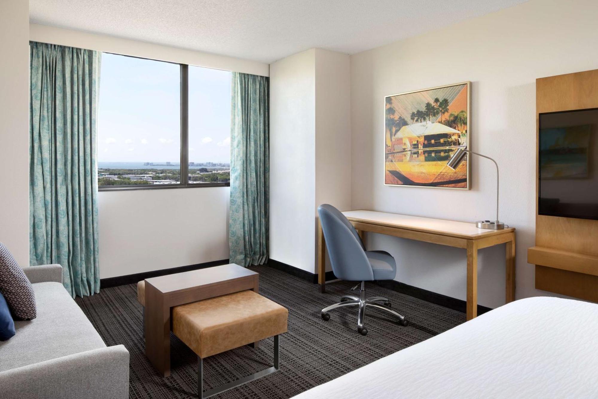 Embassy Suites By Hilton Tampa Airport Westshore Exterior foto